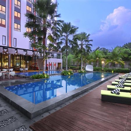 Harper Purwakarta By Aston Hotel Exterior photo