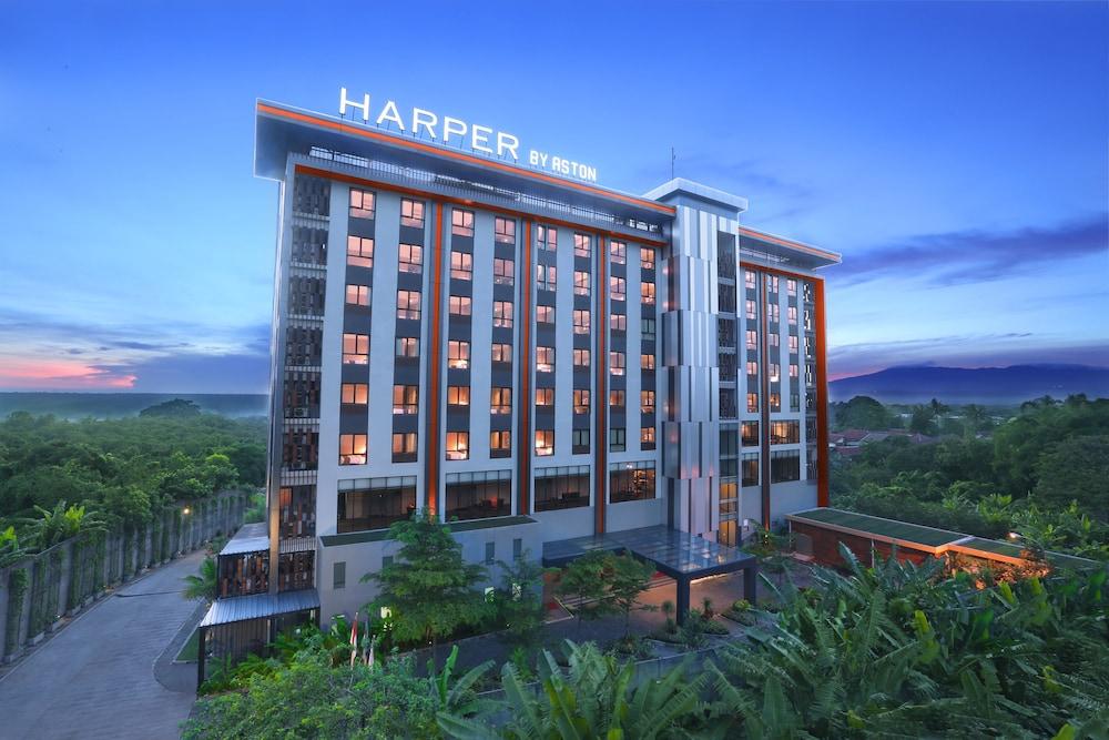 Harper Purwakarta By Aston Hotel Exterior photo