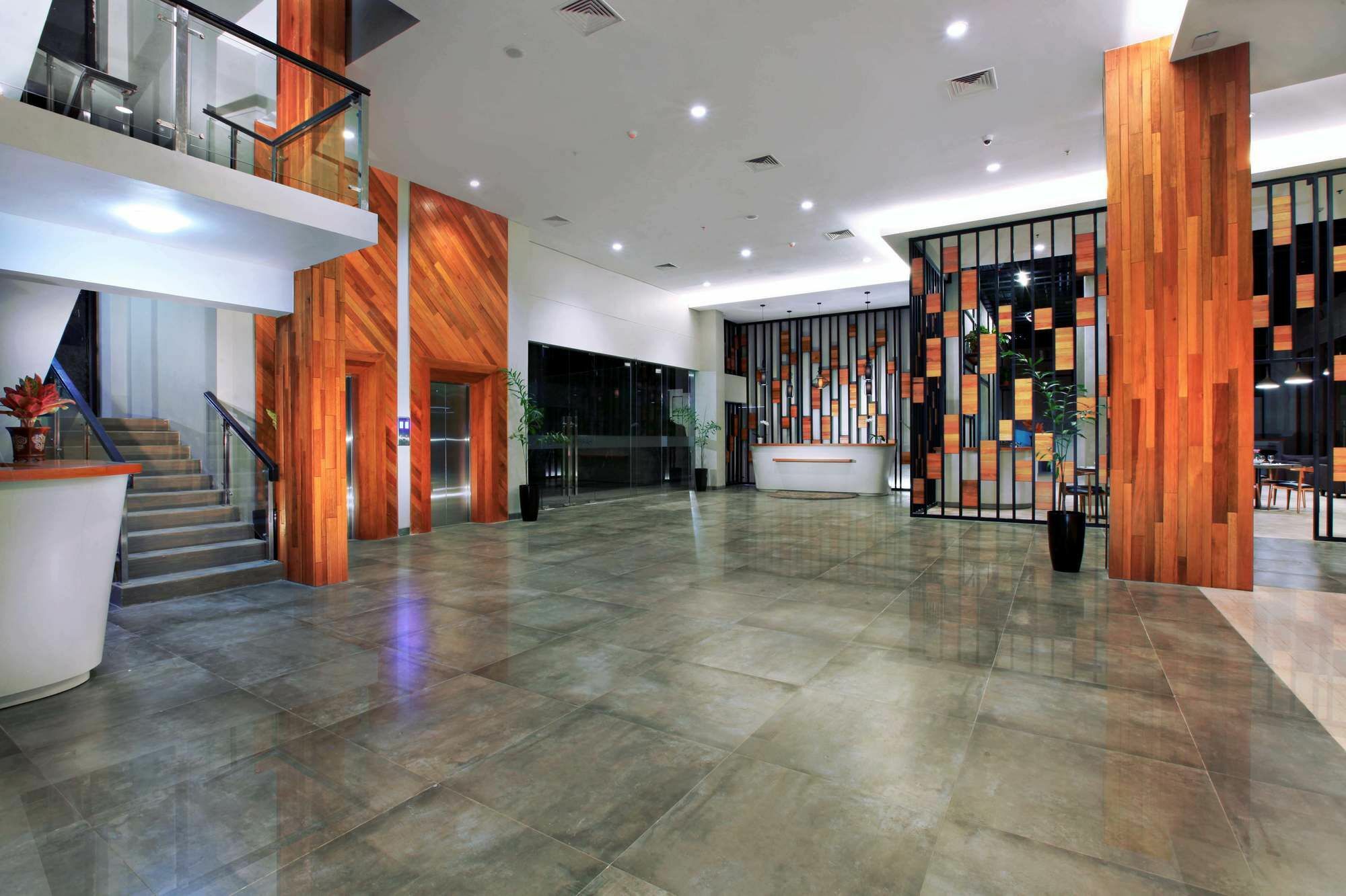 Harper Purwakarta By Aston Hotel Exterior photo